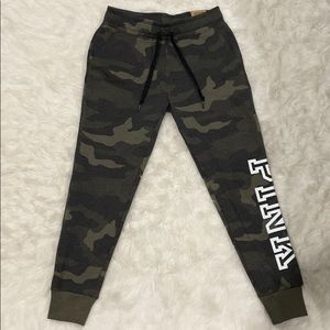 NWT - PINK Camo Everyday Lounge Skinny Joggers